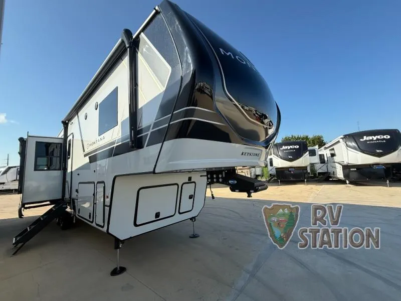 2026 Keystone Montana 3123RL - Photo 2