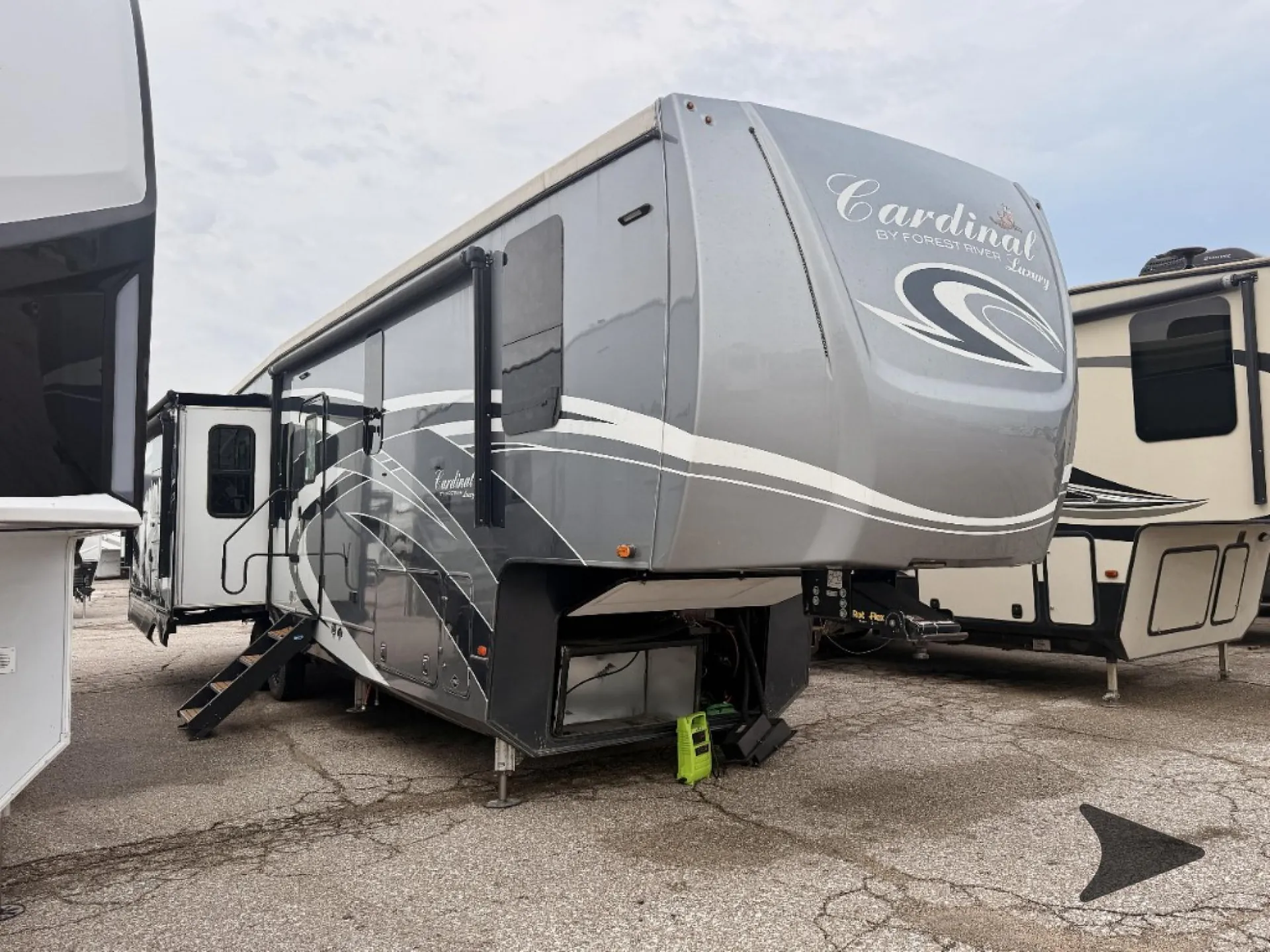 2020 Forest River Cardinal Luxury 345RLX - Photo 3