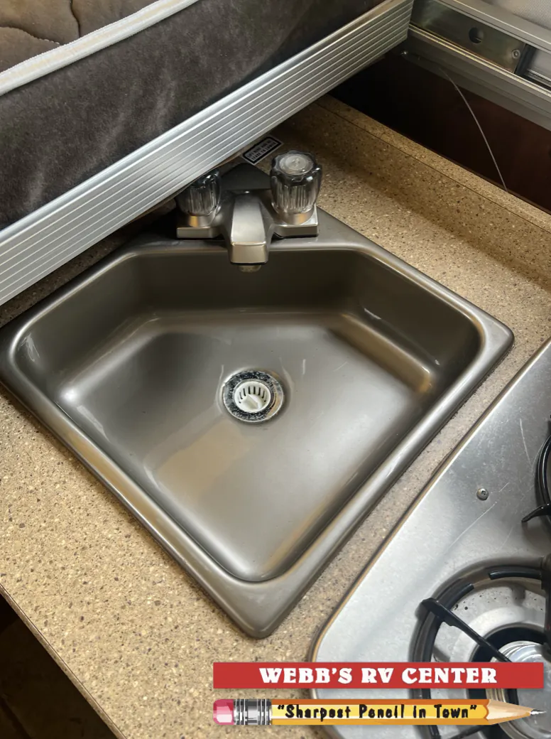 2011 Forest River Rockwood Premier 2317G, Photos photo 14