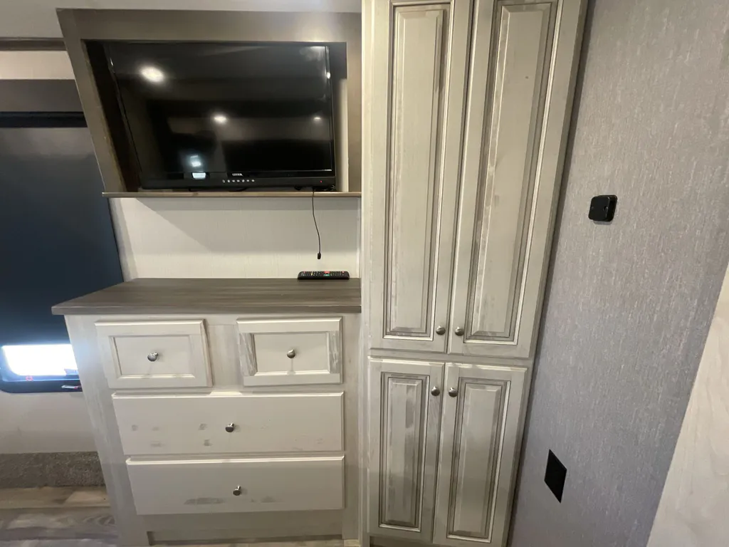 2022 Forest River Cardinal Luxury 380RLX, Photos photo 33