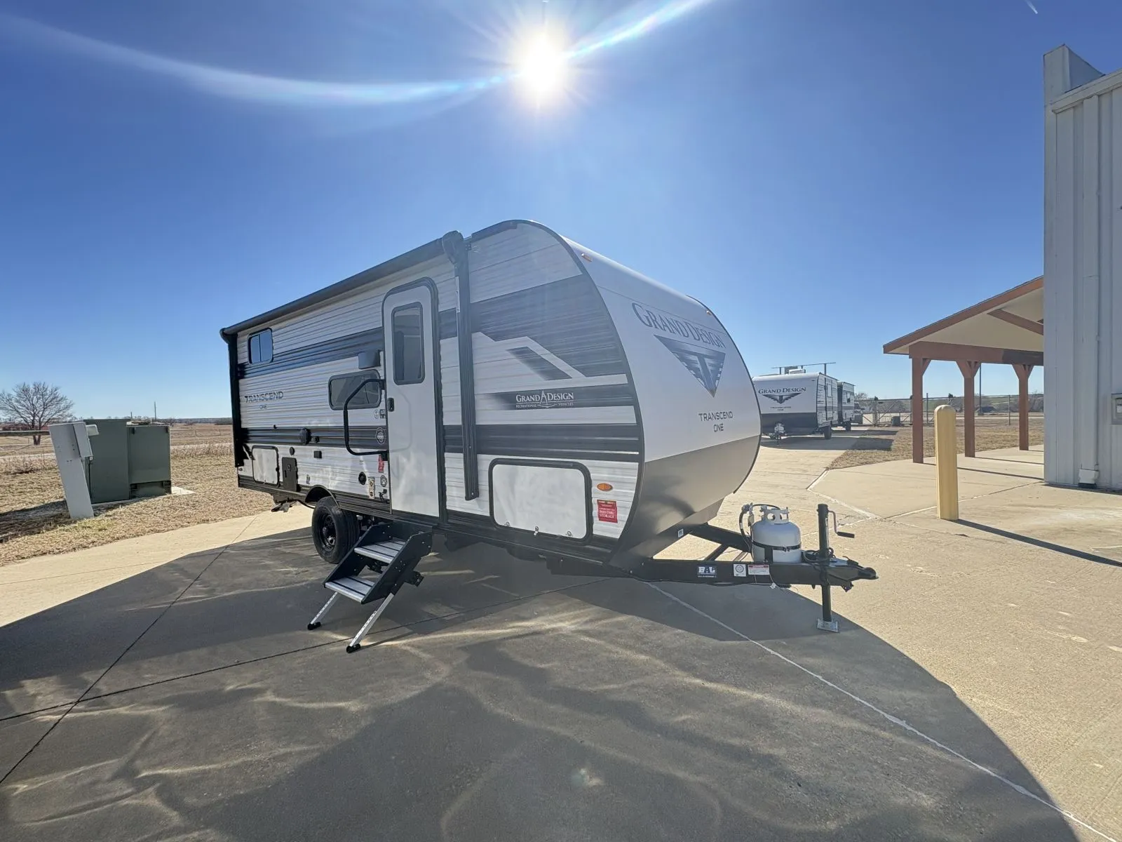 2026 Grand Design Transcend One 161DB - Photo 2