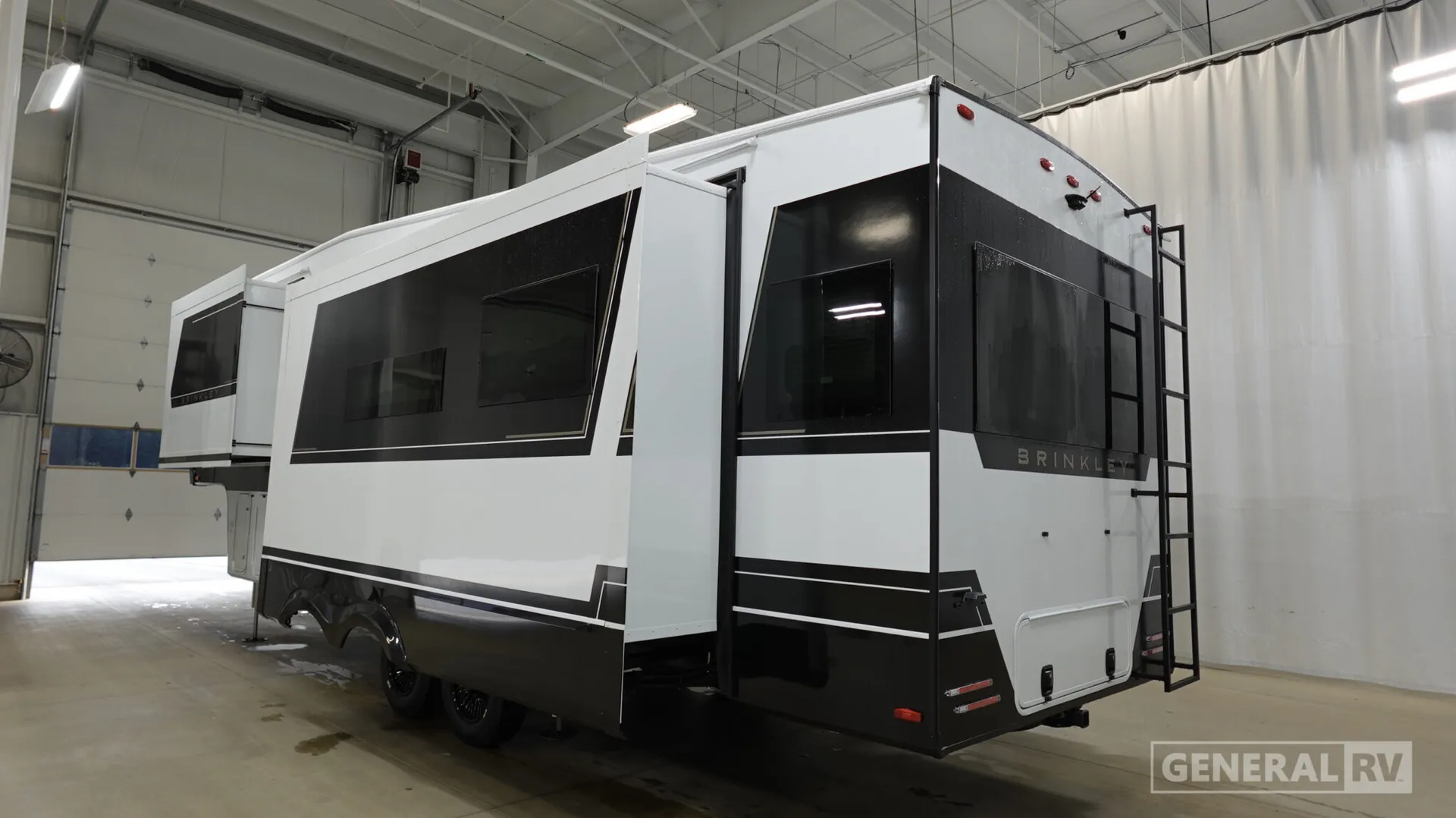 2027 Brinkley Model Z 2900 - Photo 4