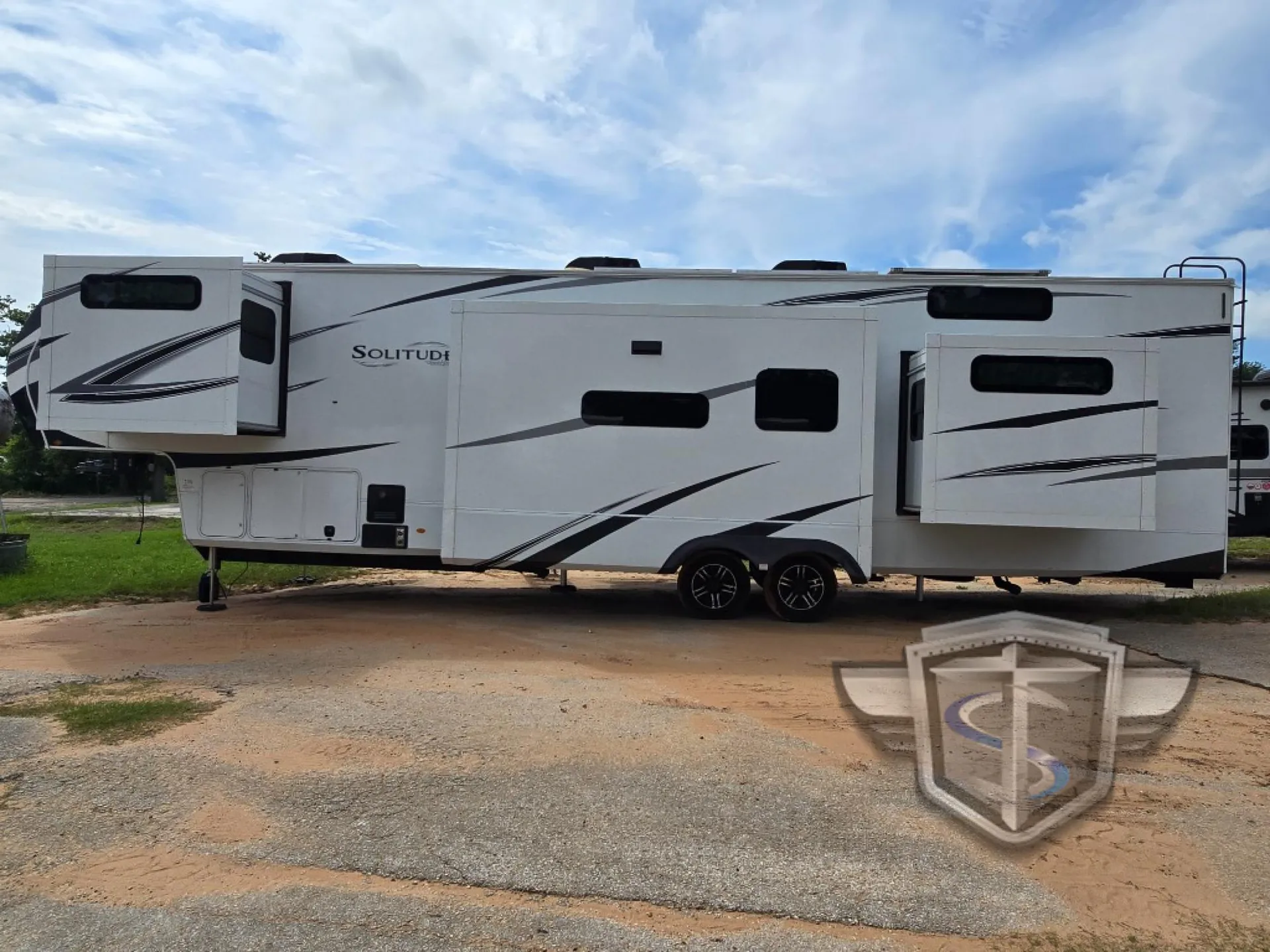 2024 Grand Design Solitude 391DL - Photo 3