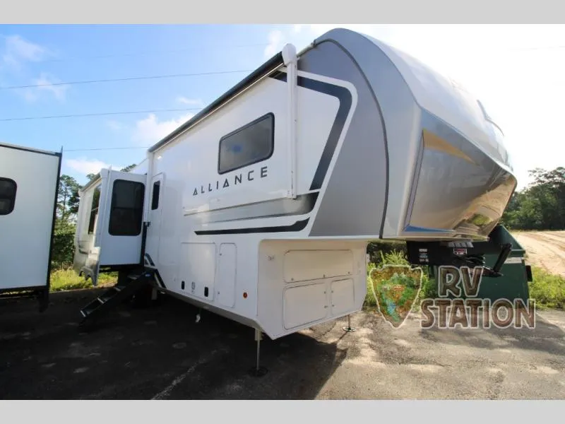 2027 Alliance RV Paradigm 312RK - Photo 2