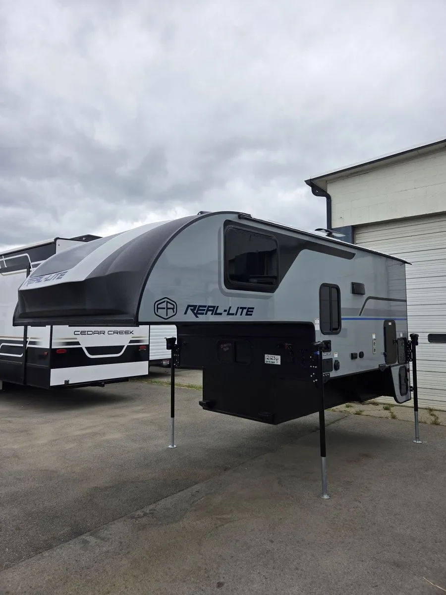 2027 Forest River RV Palomino Real-lite 1806 - Photo 3