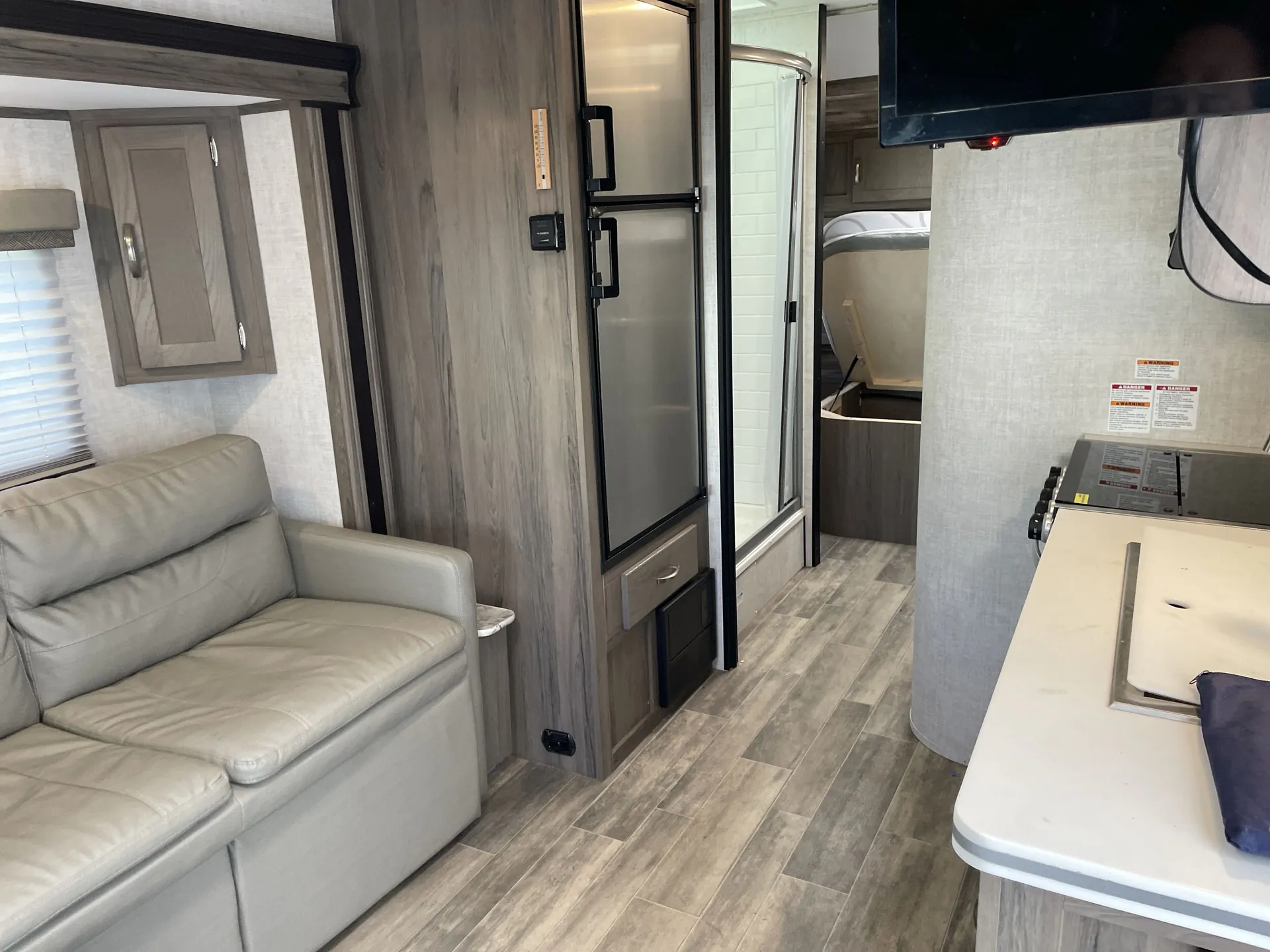 2022 Gulf Stream Vista Cruiser 23RSS — living area main