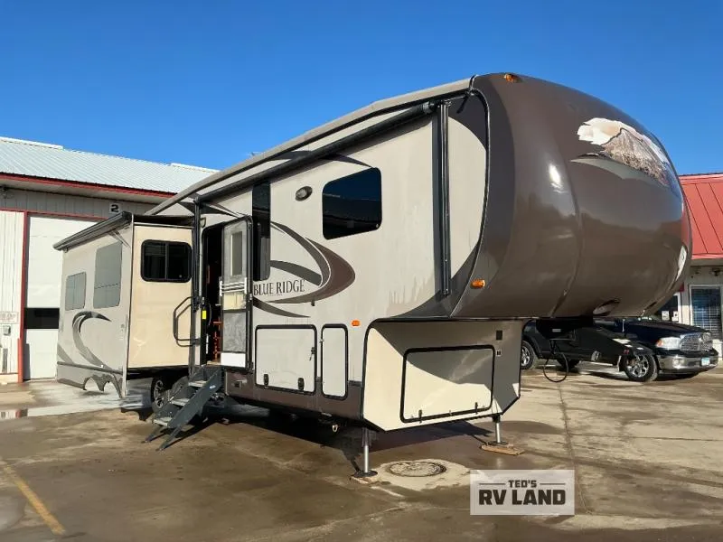 2013 Forest River Blue Ridge 3025RL - Main photo