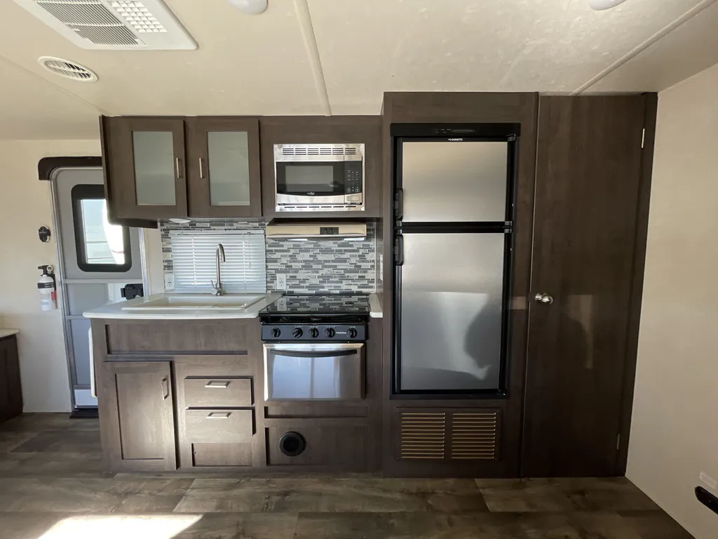 2018 Forest River Wildwood X-Lite 233RBXL, Photos photo 10
