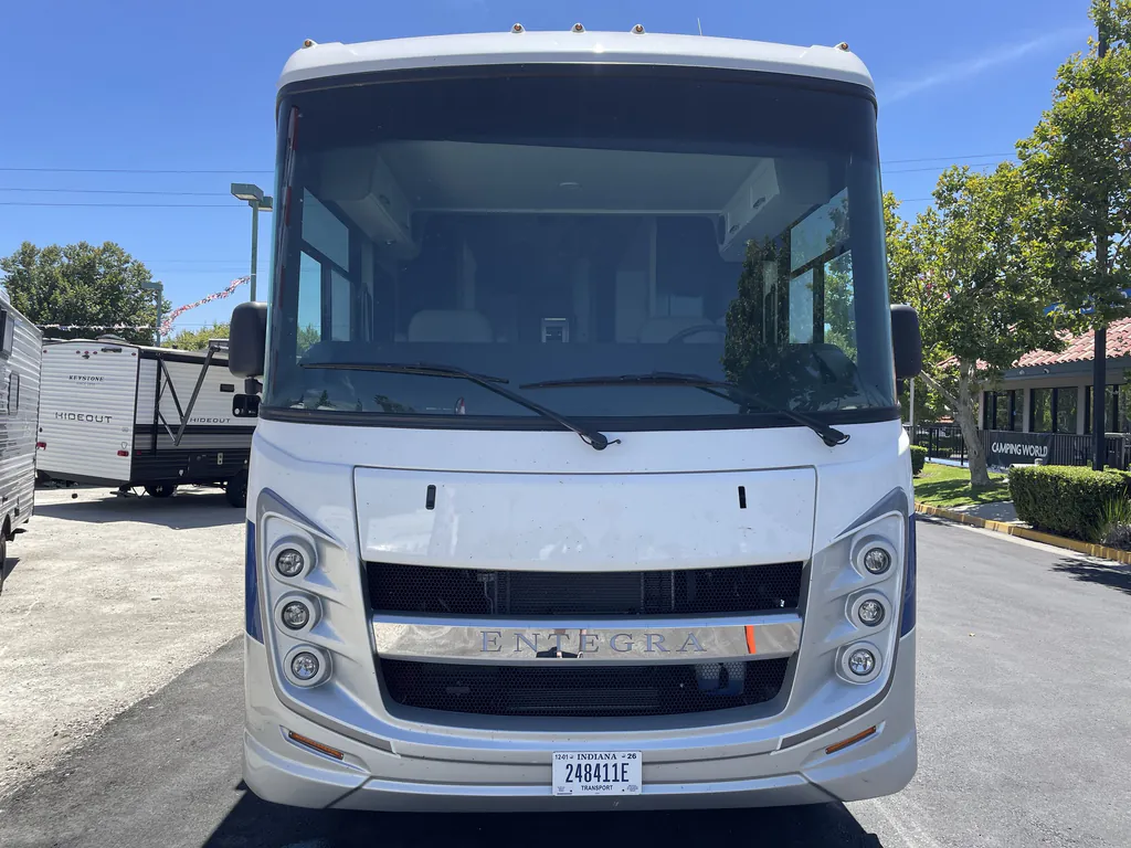 2027 Entegra Coach Vision XL 36C, Photos photo 4