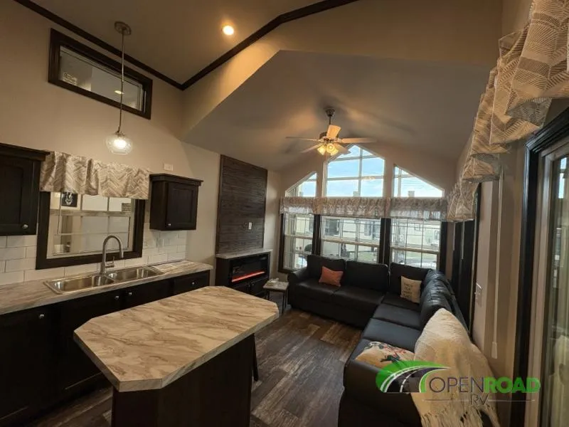 2026 Champion Homes Highland 404N - Photo 2