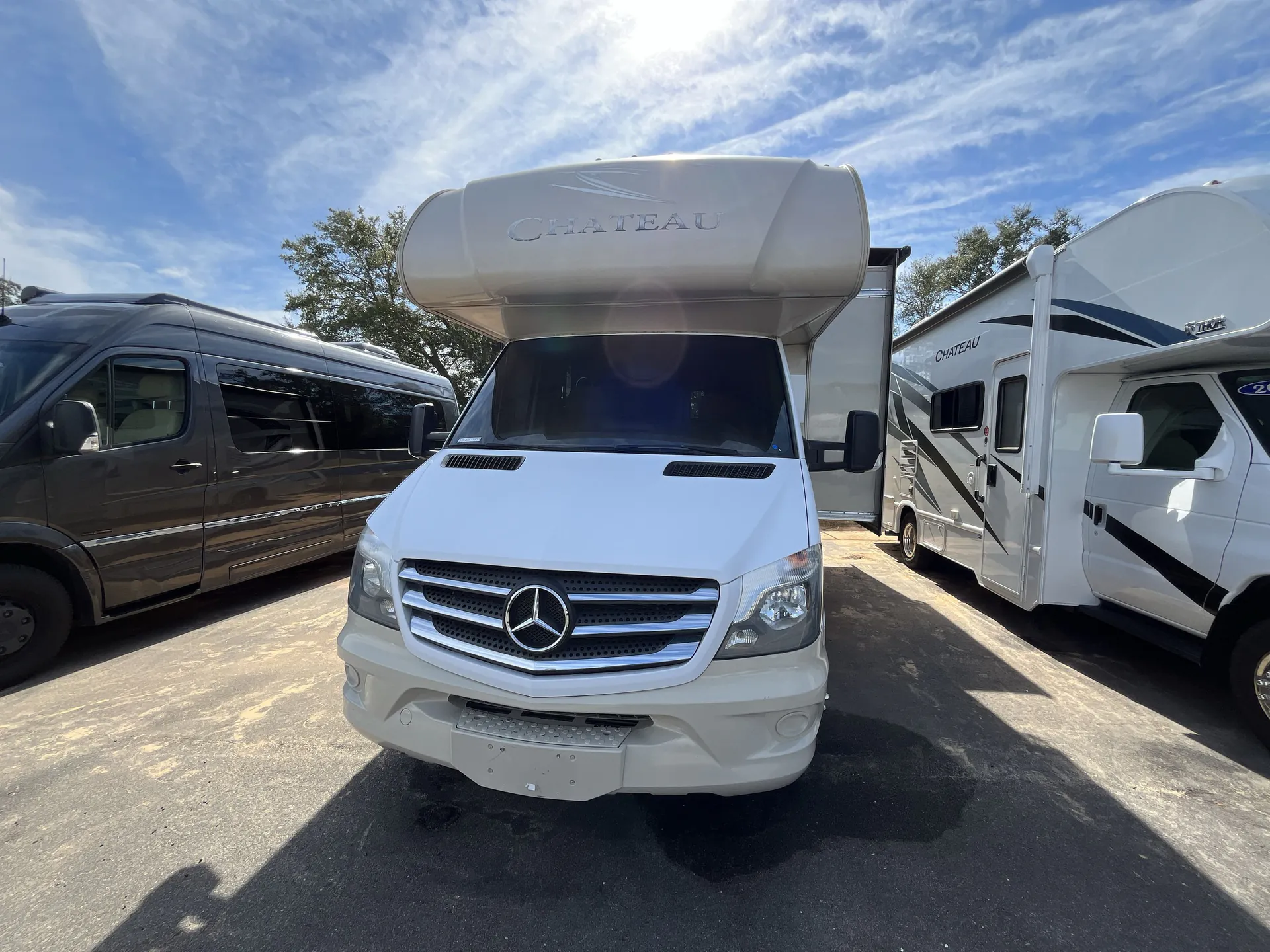 2017 Thor Motor Coach Chateau 24F - Photo 2