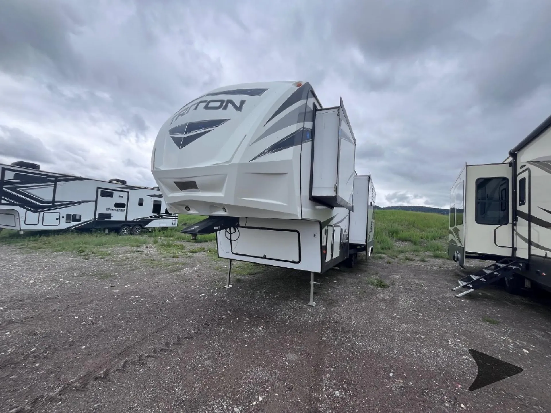 2018 Dutchmen Voltage Triton 3351 - Photo 4