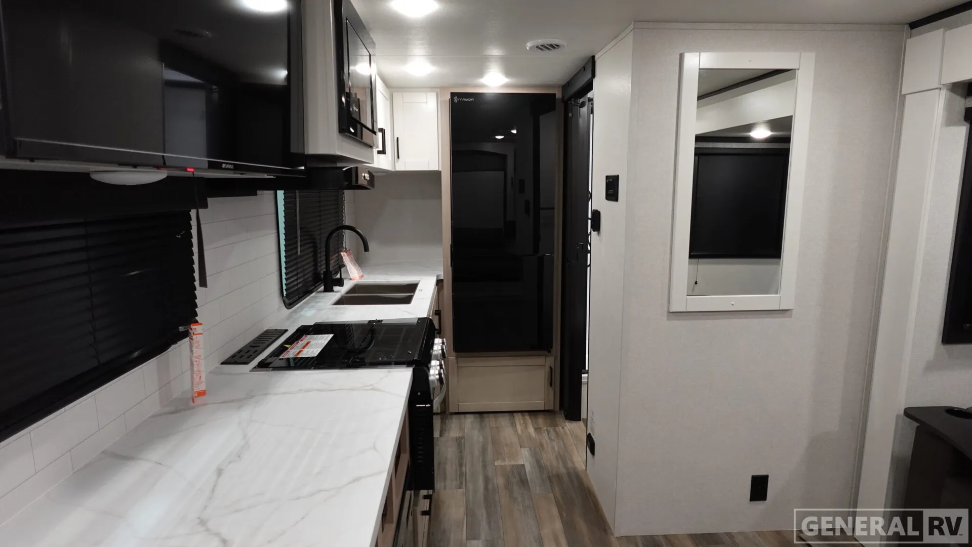 2026 Highland Ridge RV Range Lite 200MLM - Photo 3