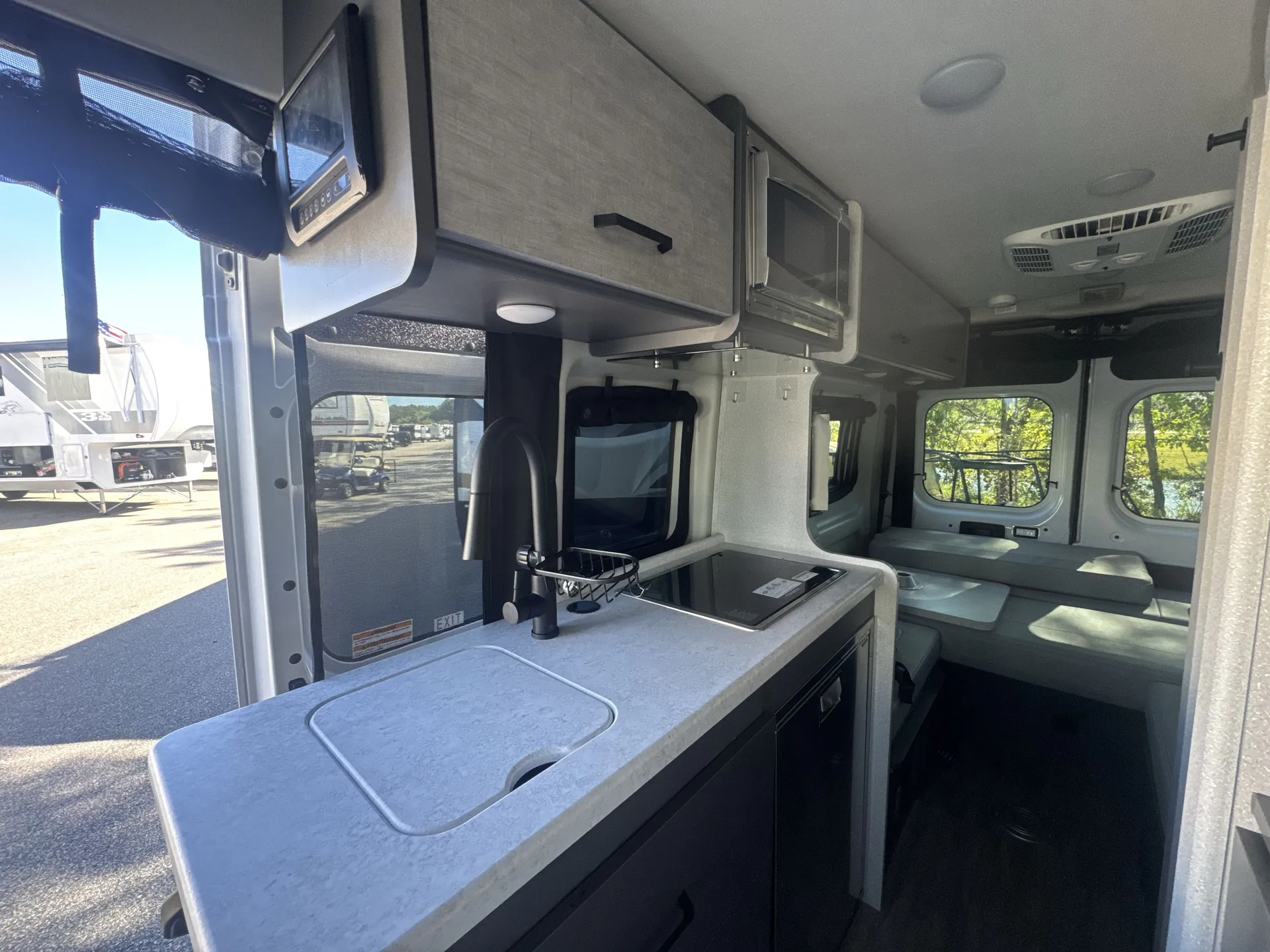 2024 Thor Motor Coach Dazzle 2JB — living area main