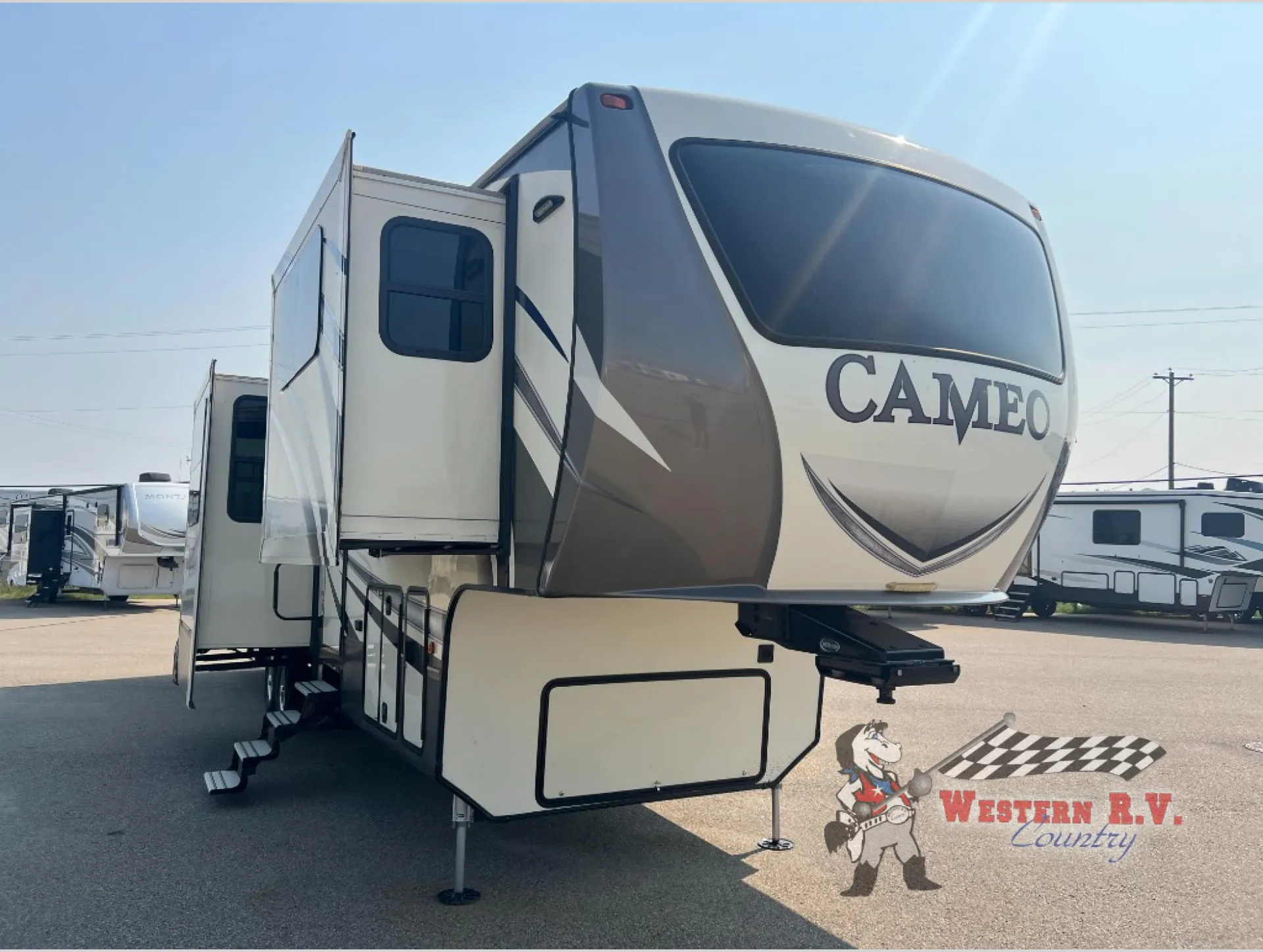 2018 CrossRoads Cameo 3801FL - Photo 3