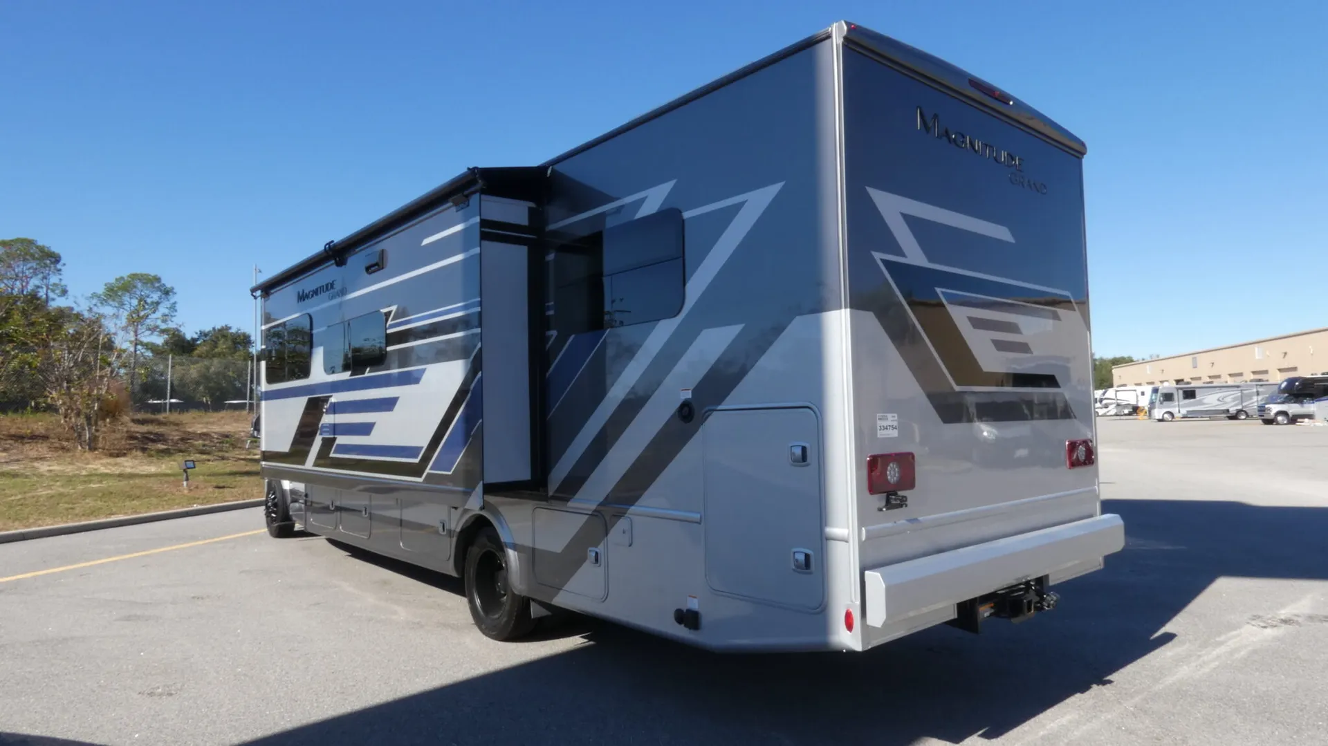 2026 Thor Motor Coach Magnitude Grand L35 - Photo 4