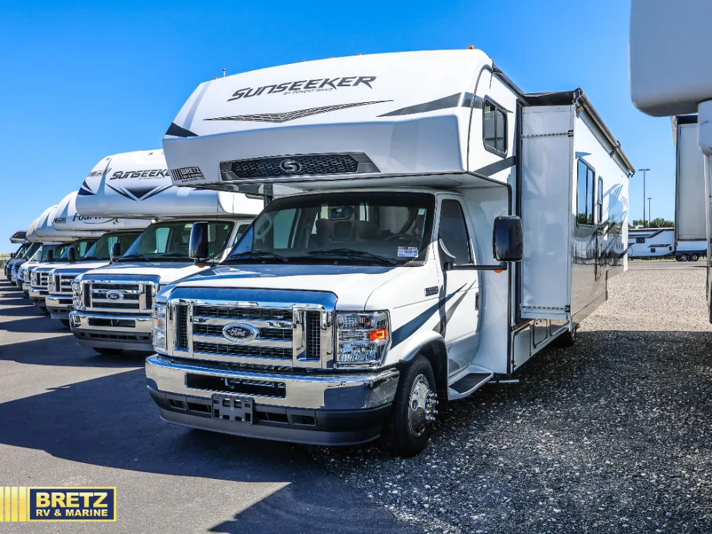 2023 Forest River Sunseeker LE 3250DSLE - Photo 4