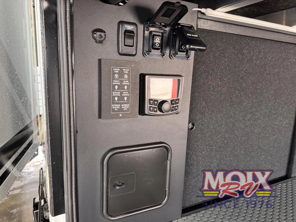2026 Brinkley Model G 4100, Photos photo 13
