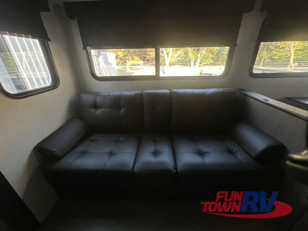 2025 Forest River Cherokee Alpha Wolf 33BH, Photos photo 17