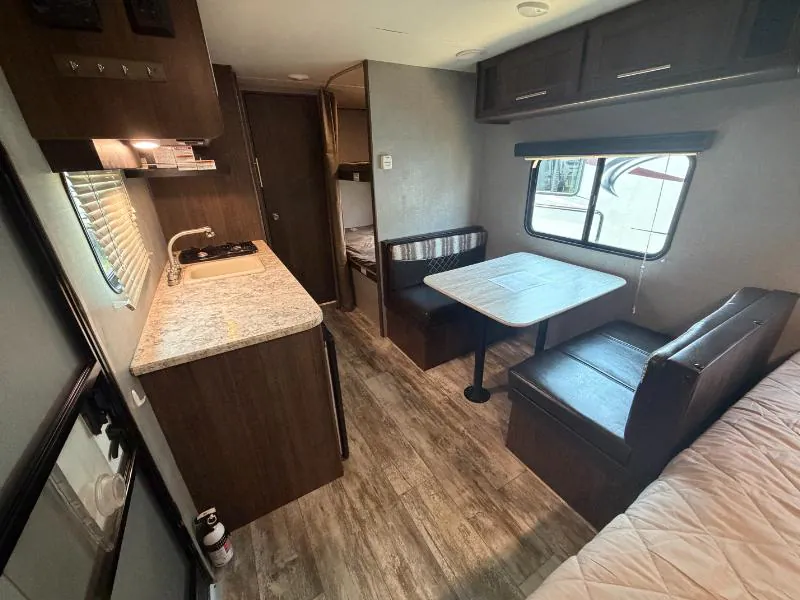 2018 CrossRoads Zinger 18BH - Photo 4