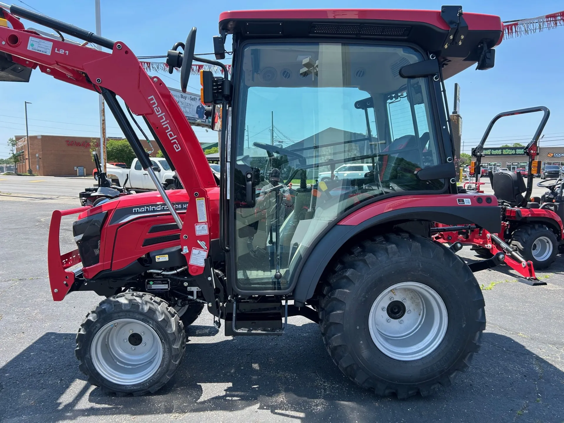 2026 Mahindra 2126 2126 HST - Photo 2