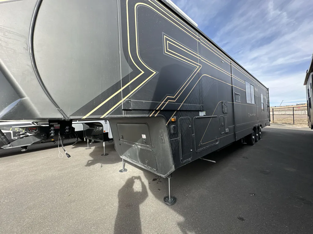 2026 Keystone Raptor 441, Photos photo 6