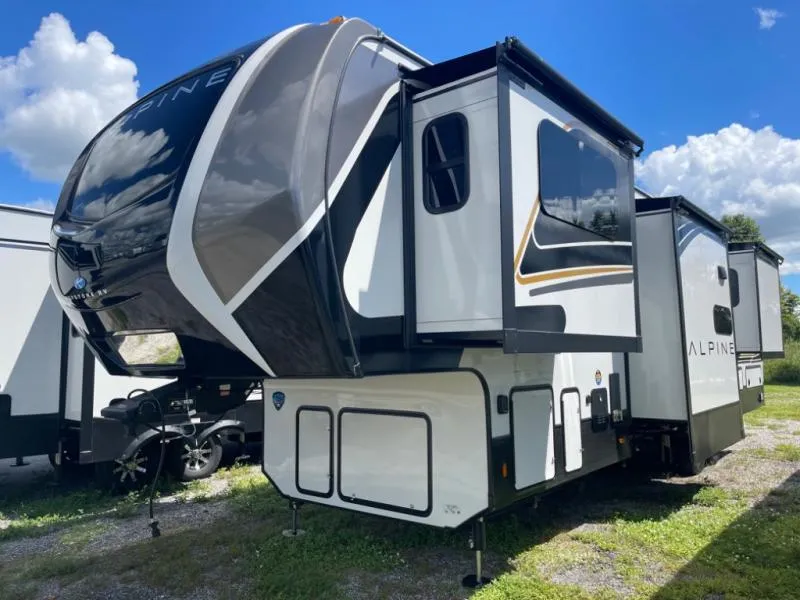 2025 Keystone Alpine 3011CK - Photo 4