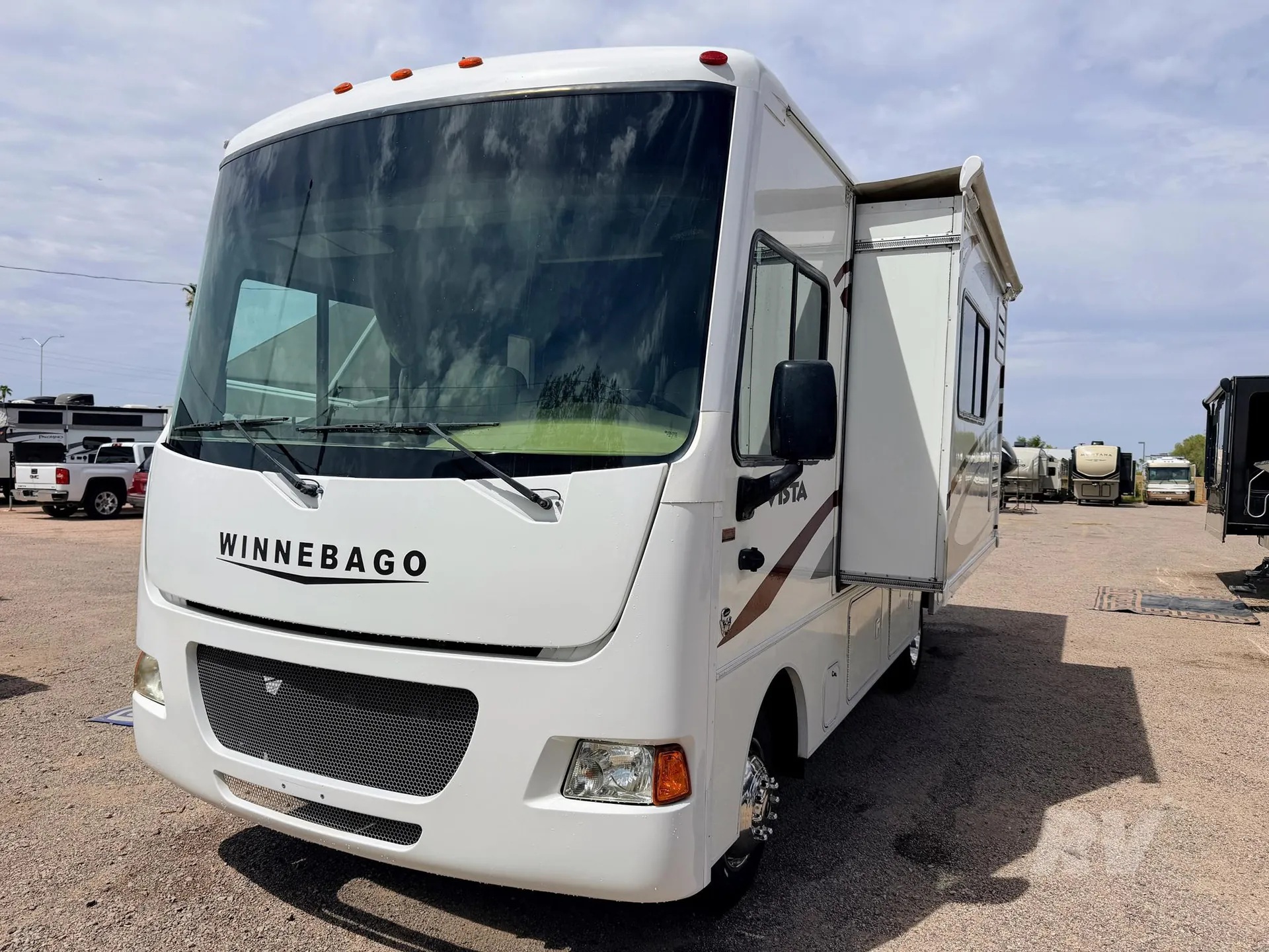 2014 Winnebago Vista 26HE - Photo 2