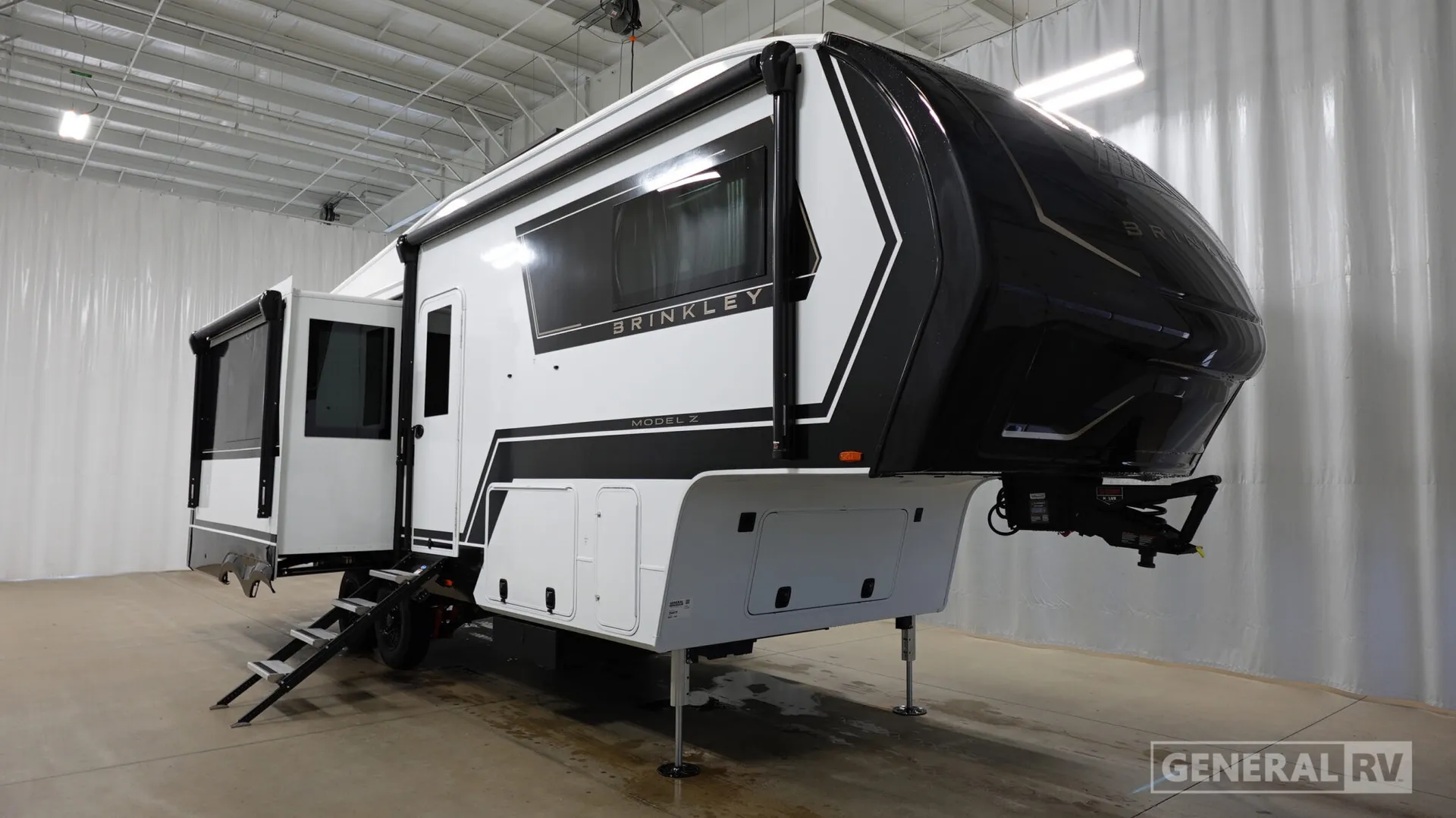2027 Brinkley Model Z 2680 - Photo 2