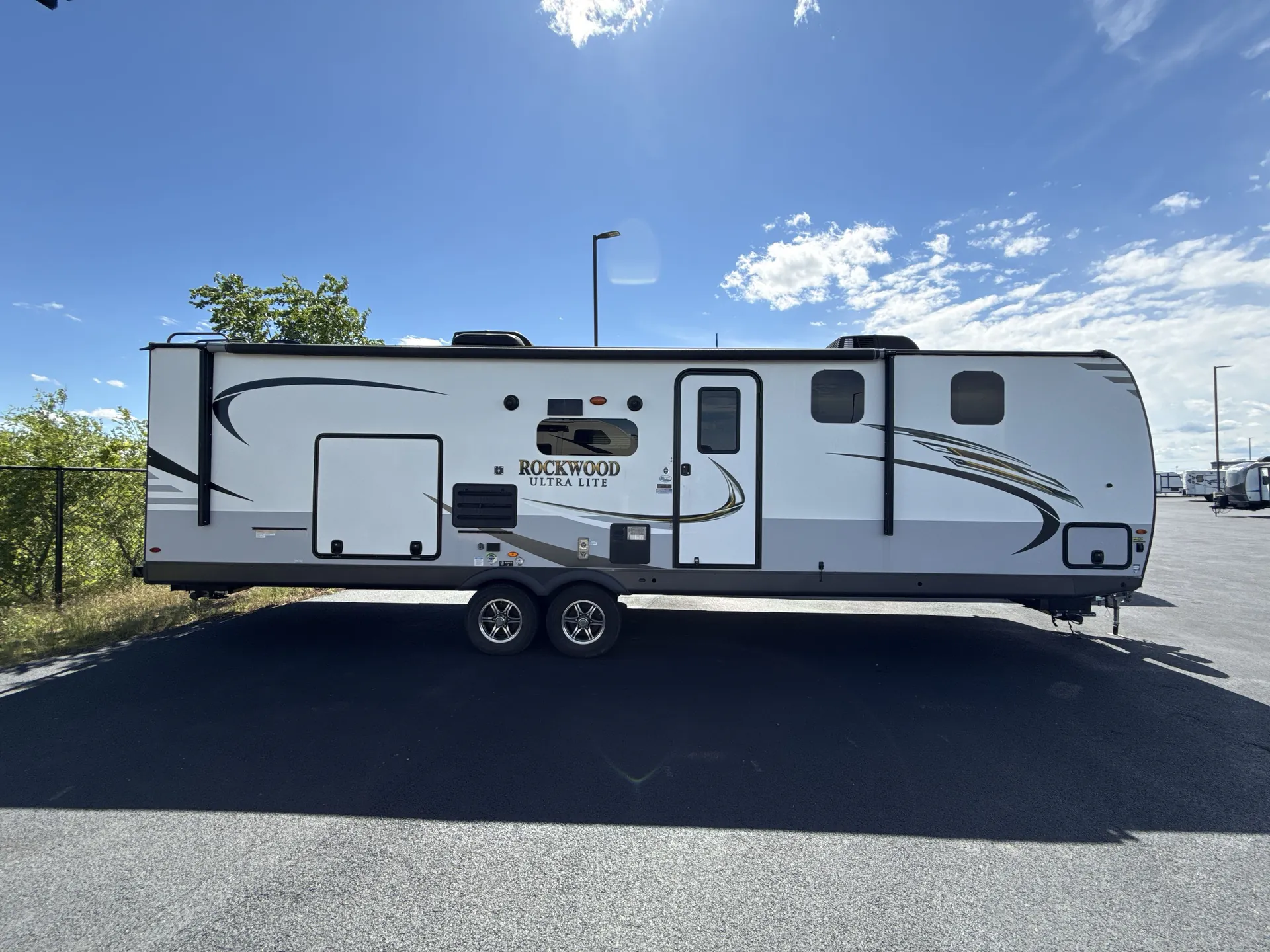 2021 Forest River Rockwood Ultra Lite 2912BS — campside