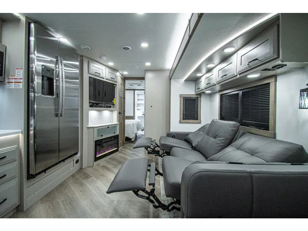 2027 Entegra Coach Emblem 36U, Photos photo 12