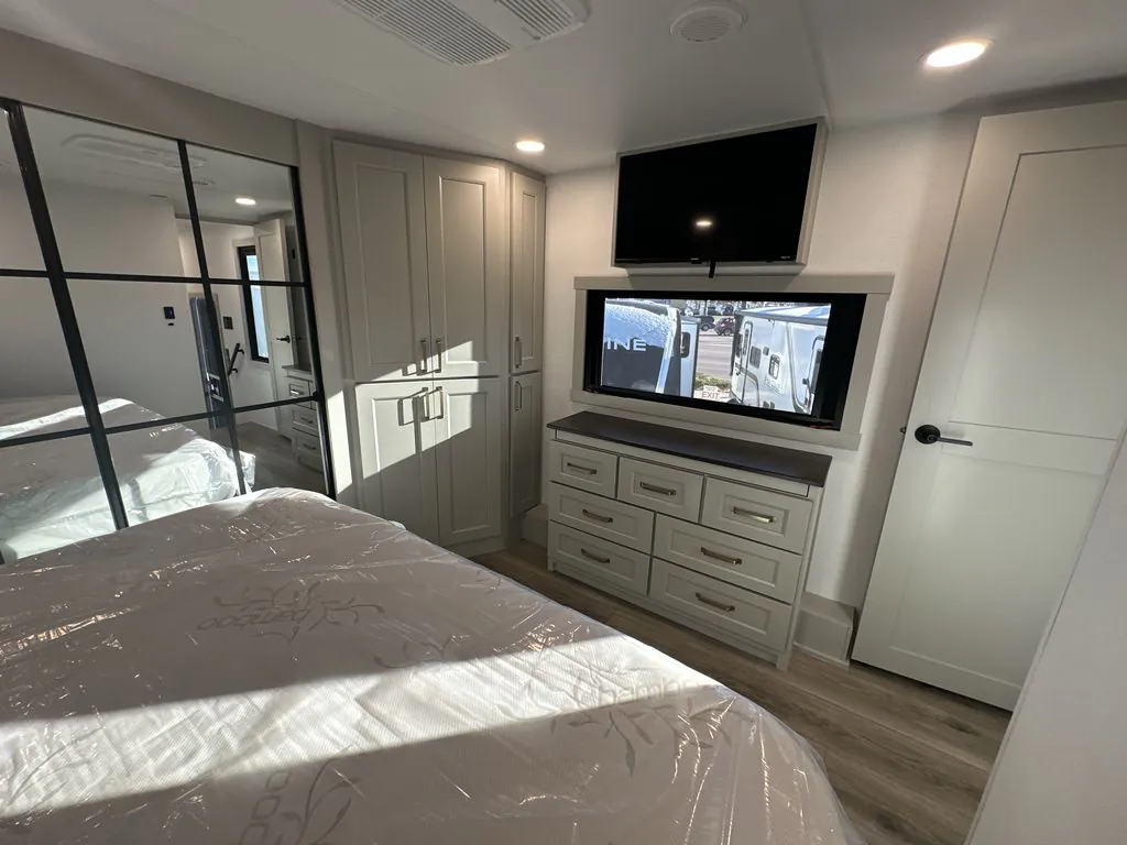 2026 Brinkley Model G 4100, Photos photo 30