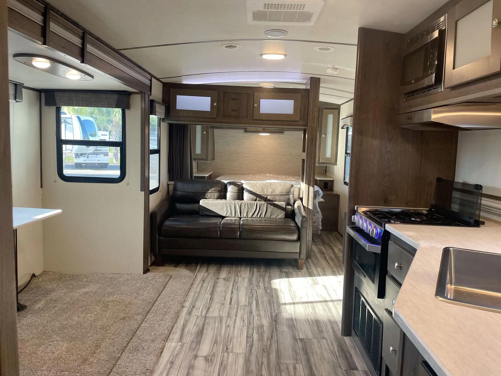 2020 cruiser rv Mpg 2550RB — living area main