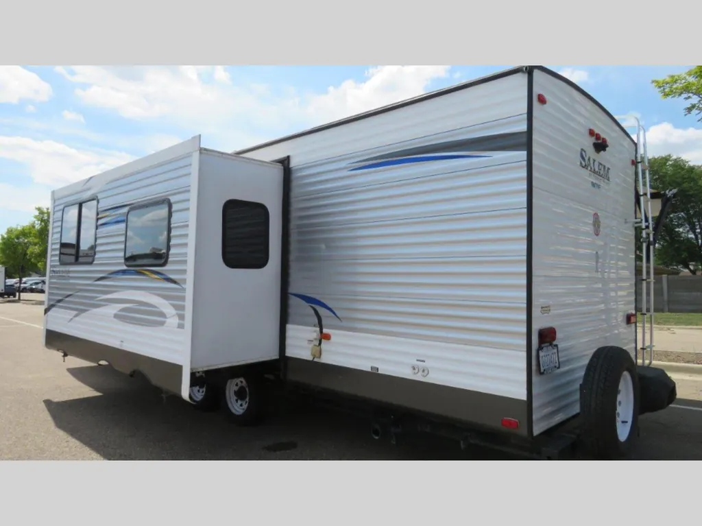 2018 Forest River Cherokee Arctic Wolf 315TBH8, Photos photo 5