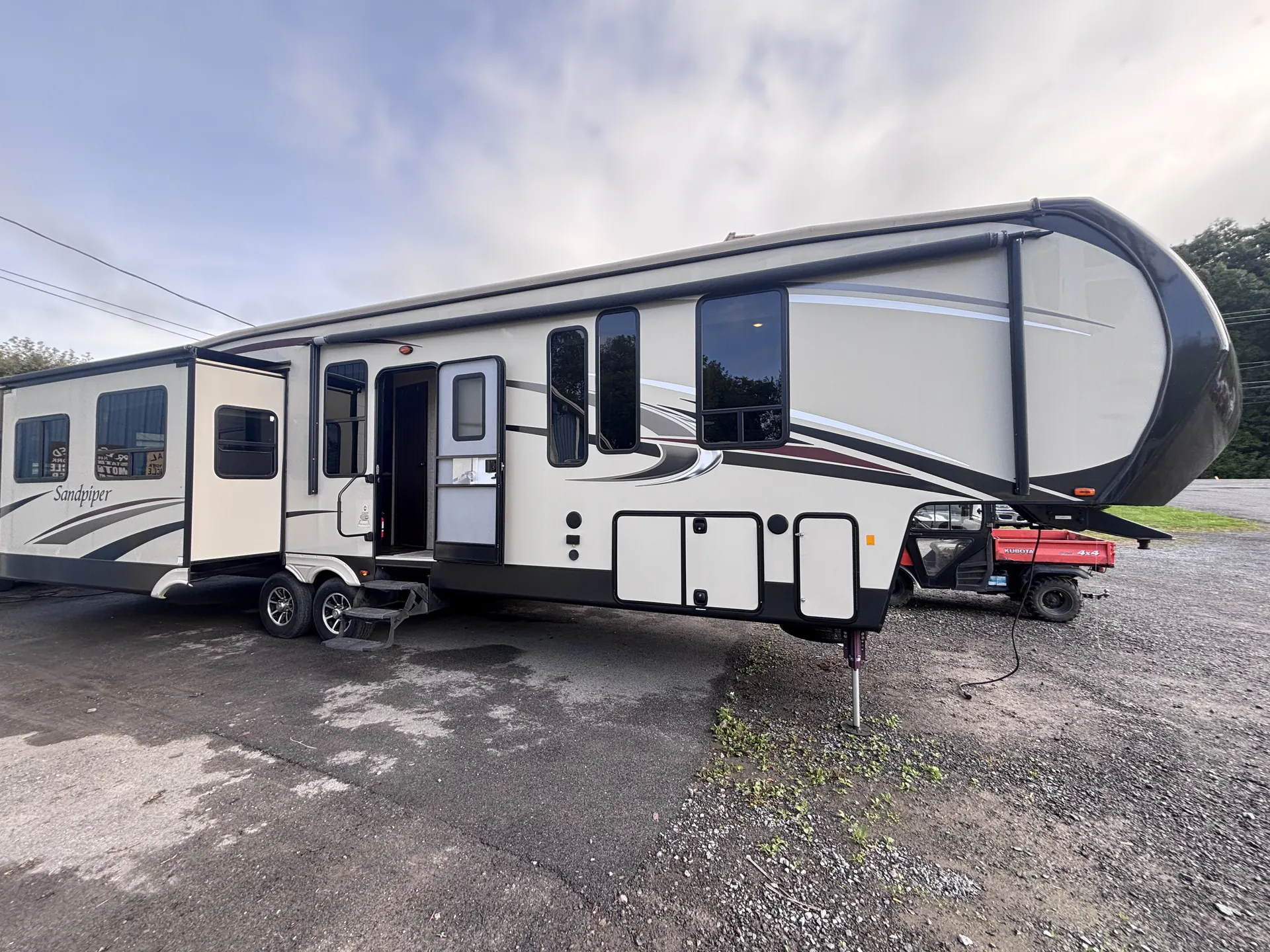 2016 Forest River Sandpiper 371REBH - Photo 2