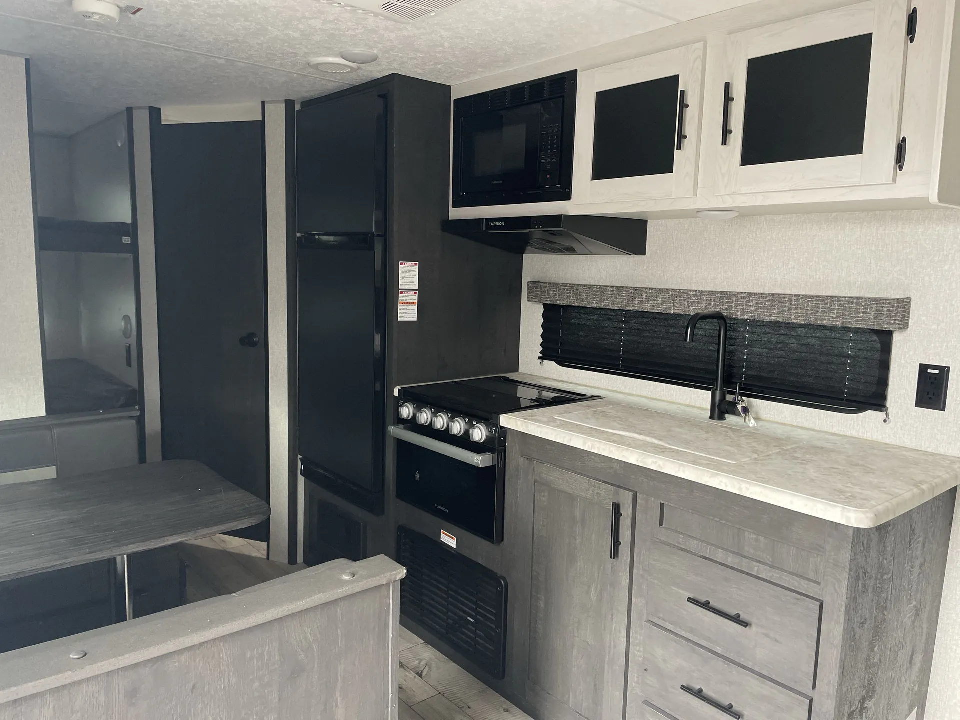 2022 K-Z Rv Sportsmen Se 260BHSE — living area main