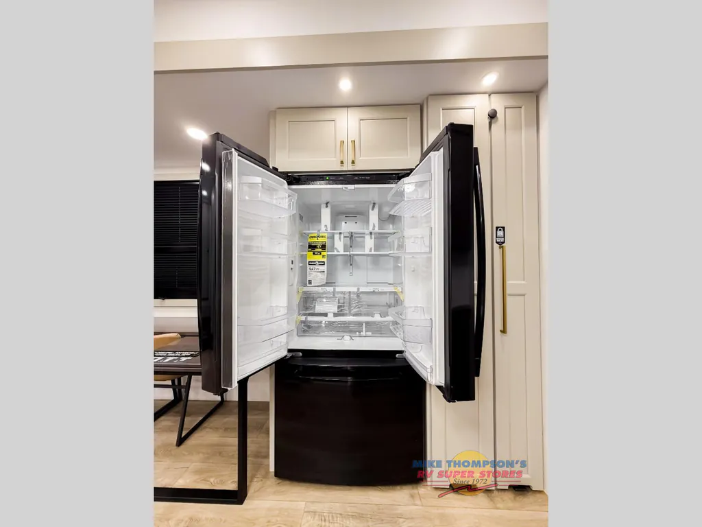2026 Brinkley Model G 3950, Photos photo 15