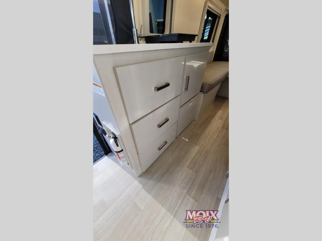 2027 Thor Motor Coach Tellaro 20Y, Photos photo 8