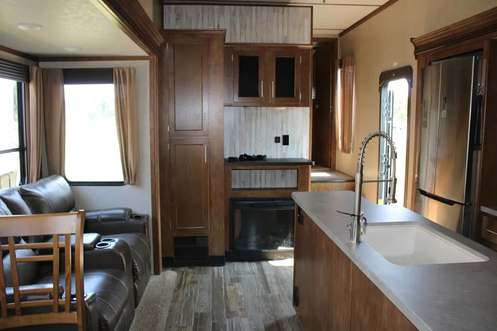 2017 Forest River Sabre 36FRP, Photos photo 14