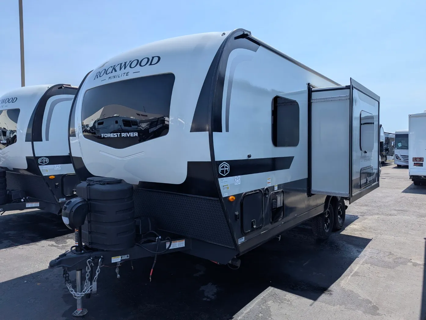 2026 Forest River Rockwood Mini Lite 2109S - Photo 4