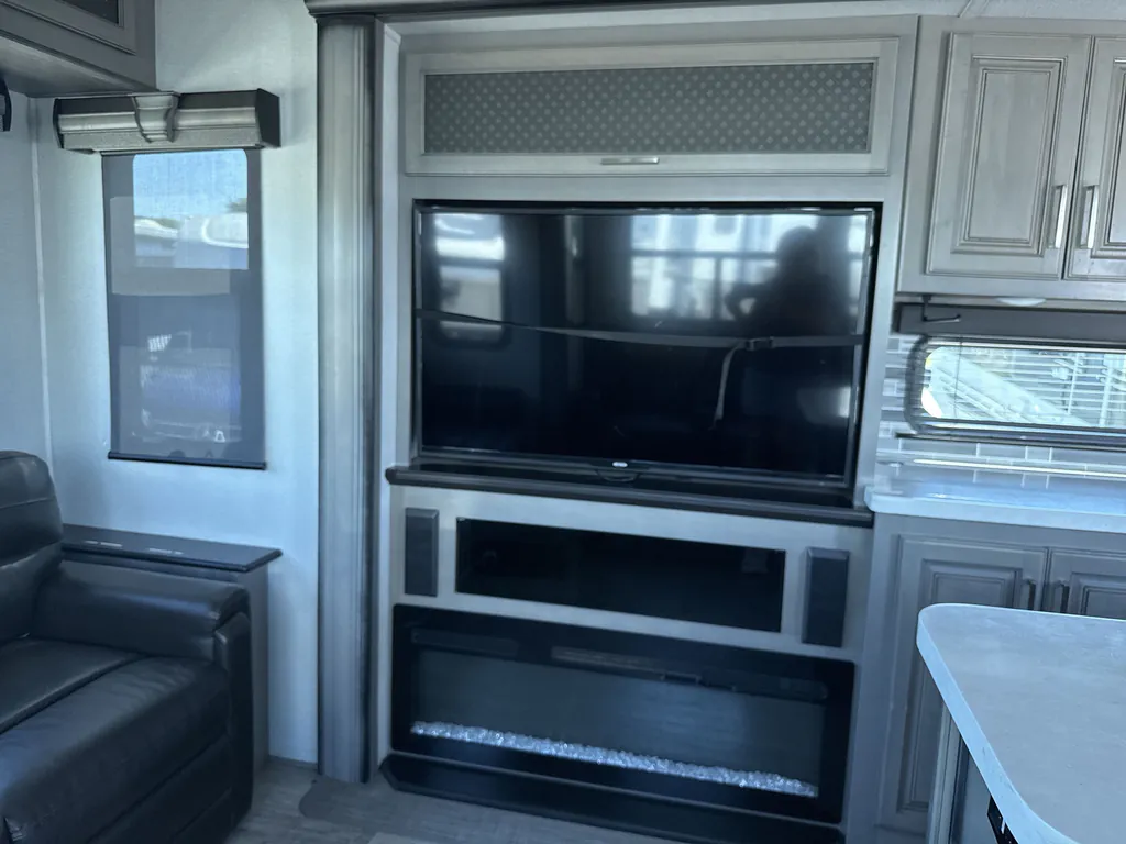 2021 Keystone Montana 3231CK, Photos photo 14
