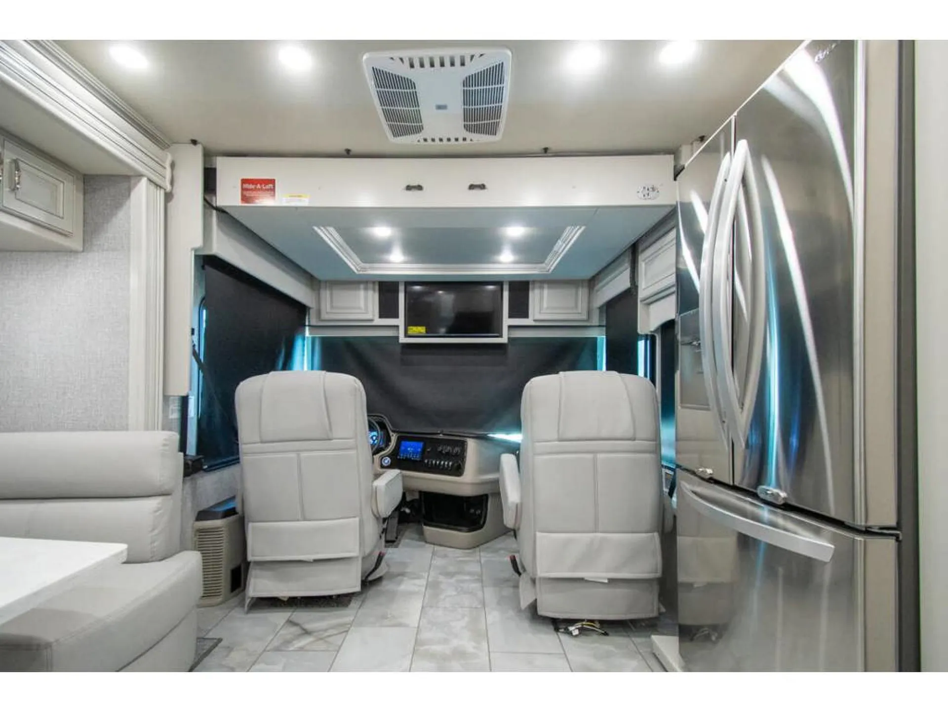 2026 Holiday Rambler Endeavor 38N - Photo 4