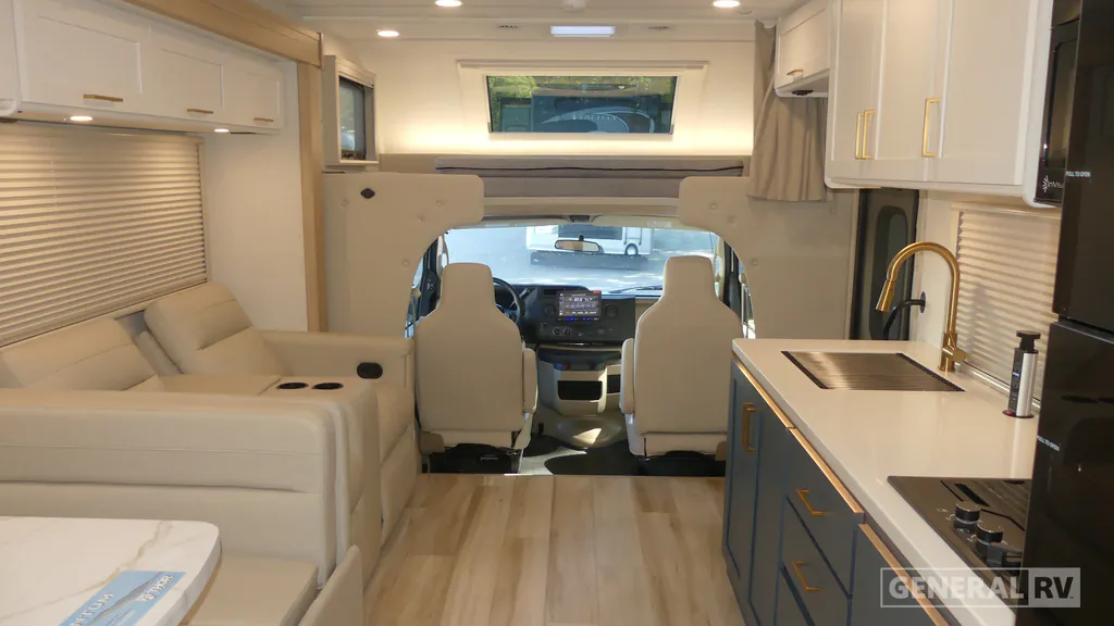 2026 Thor Motor Coach Quantum HS31, Photos photo 4