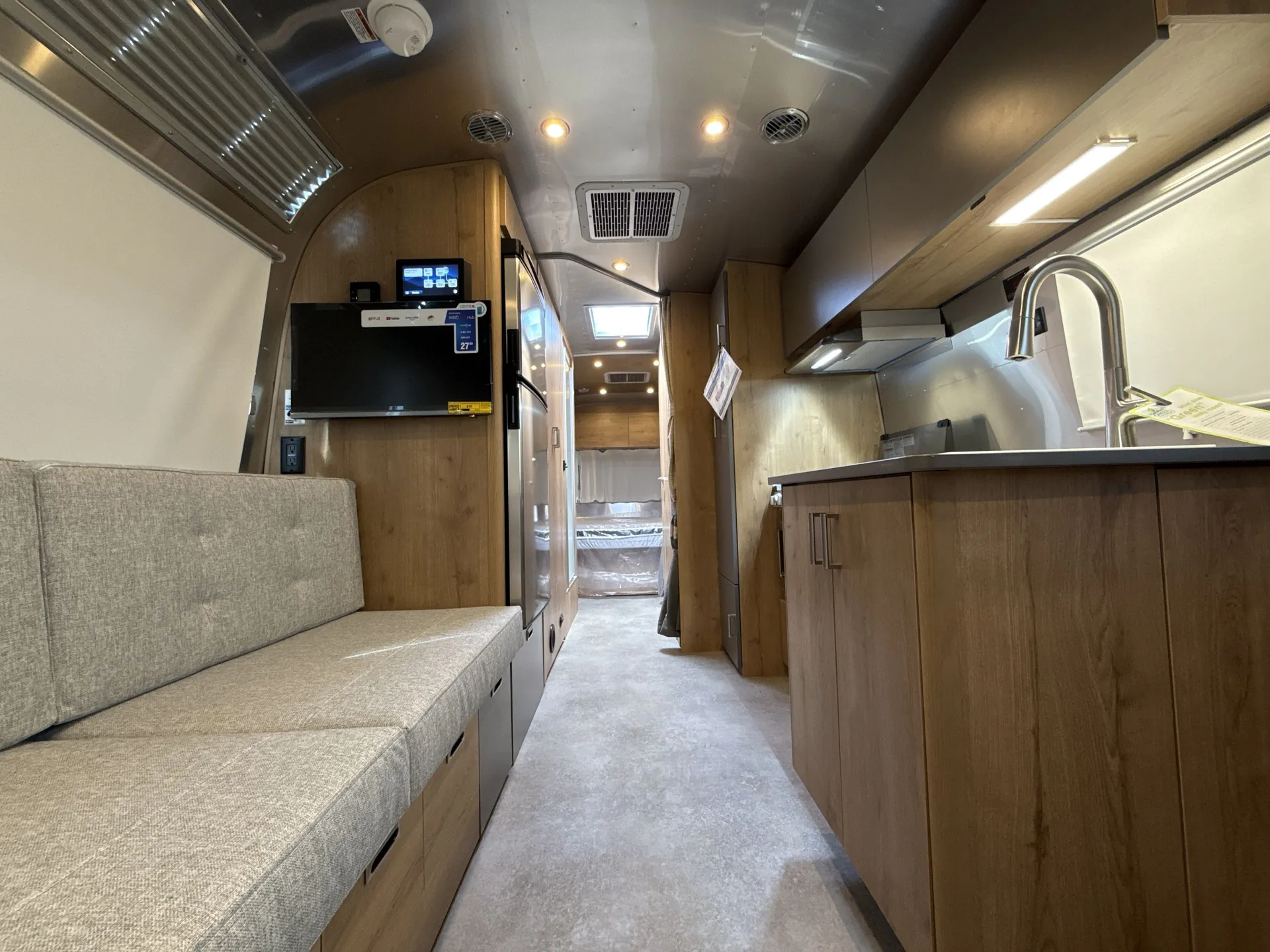 2027 Airstream Trade Wind 27FB QUEEN — living area main