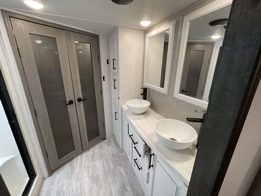 2024 Keystone Montana 3901RK, Photos photo 12