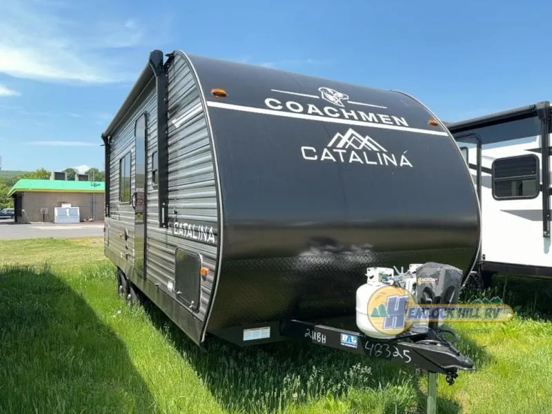 2026 Coachmen Catalina Summit Series 8 211BH - Photo 2