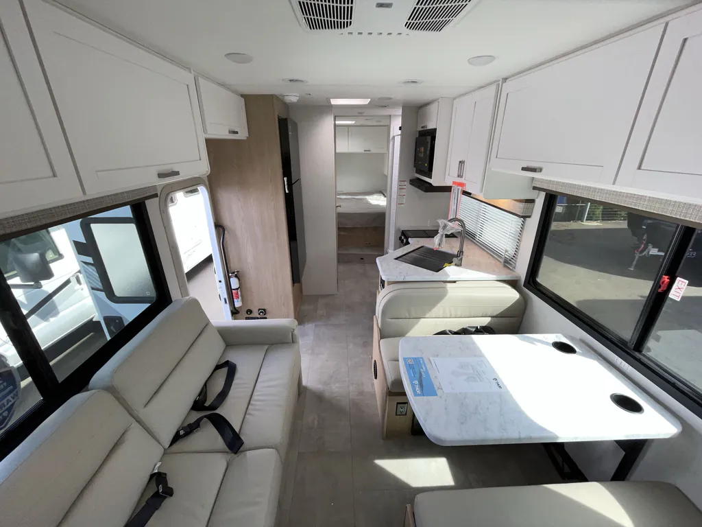 2026 Thor Motor Coach Freedom Elite 28HZ, Photos photo 2