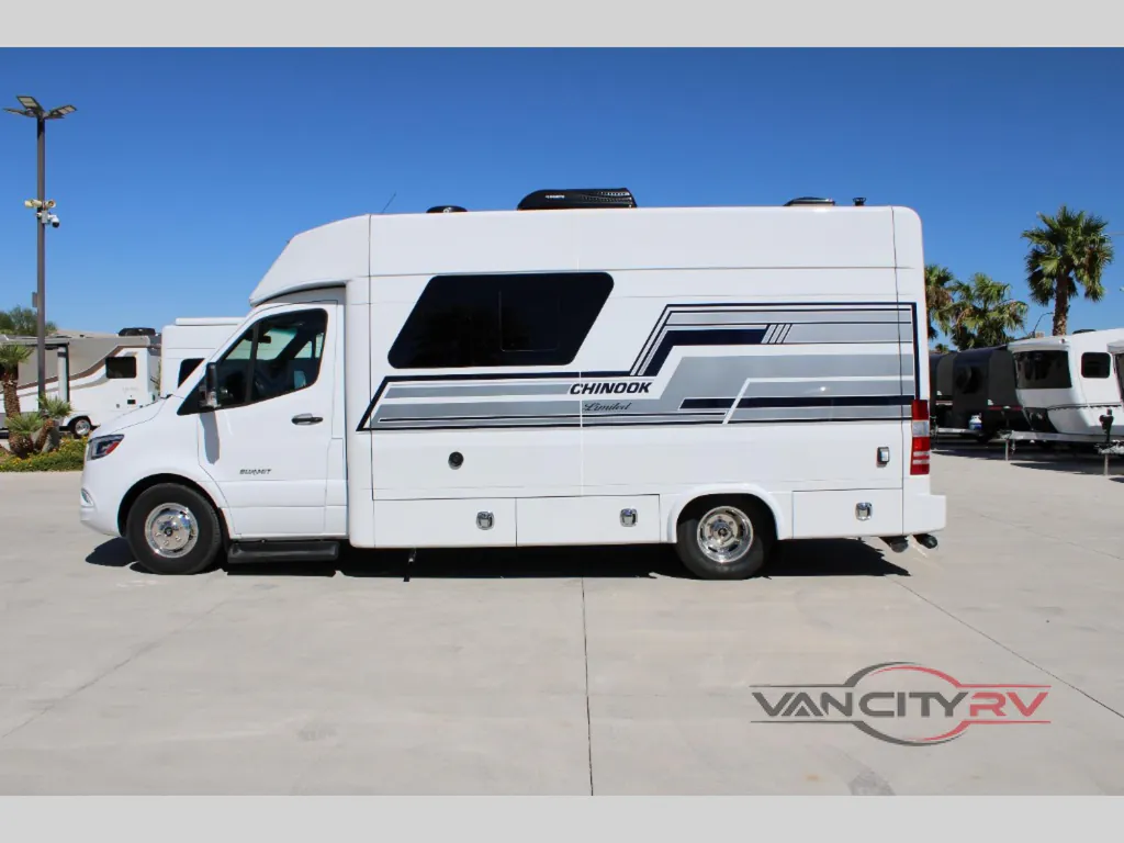 2024 Chinook RV Summit SS, Photos photo 3