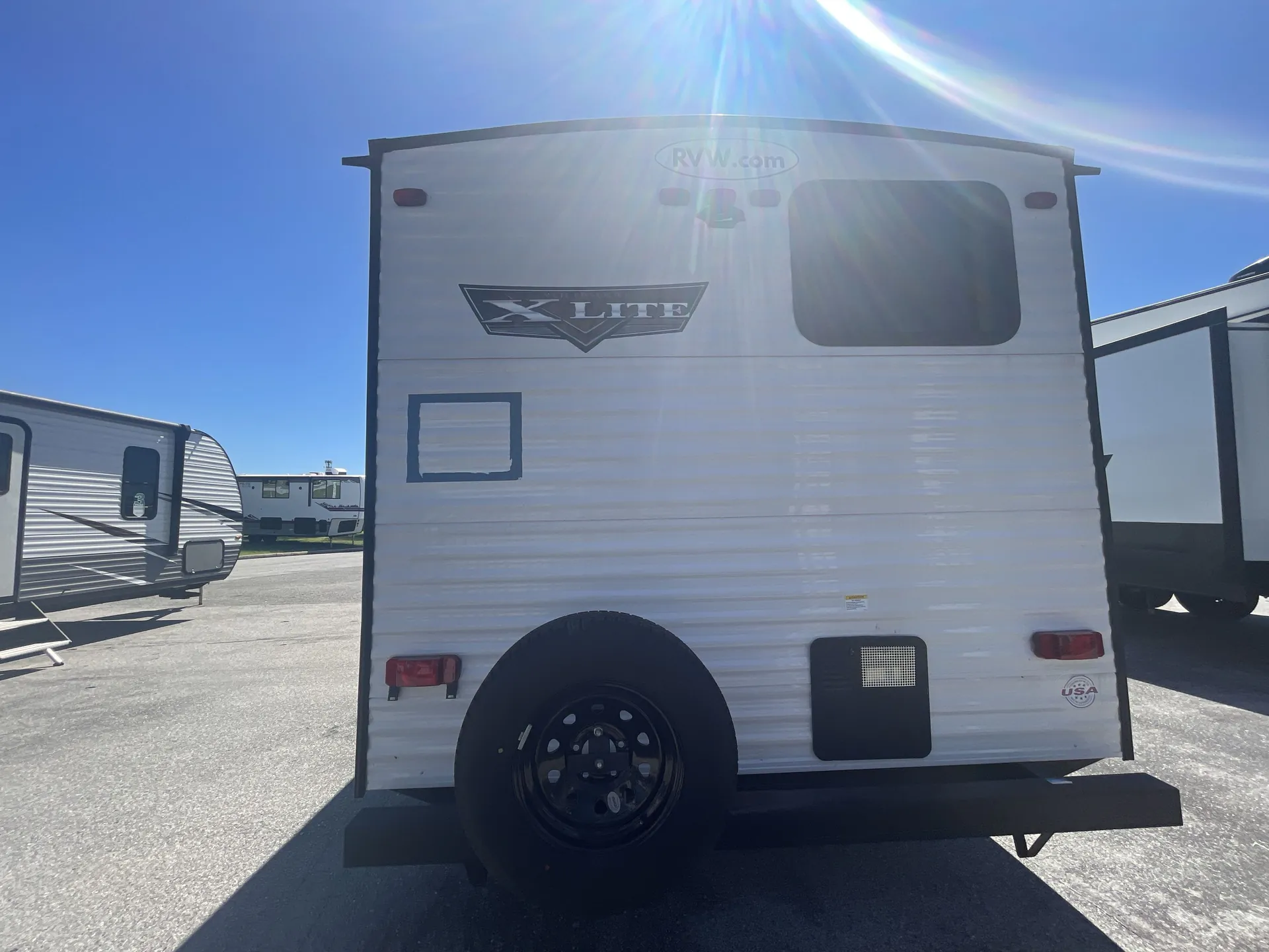 2023 Forest River Wildwood X-Lite 261BHXL — off campside