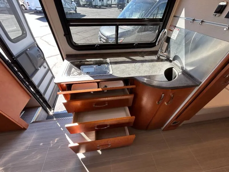 2018 Leisure Travel Unity 24FX - Photo 4